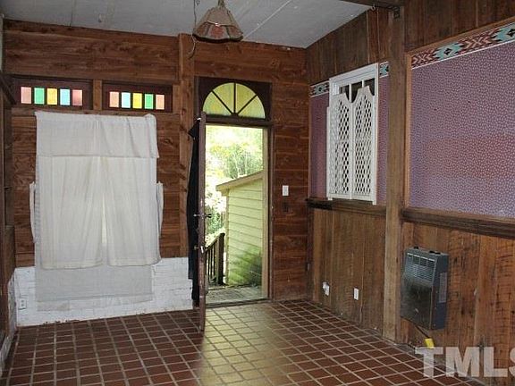 2nd image of 4033 Greenleaf St