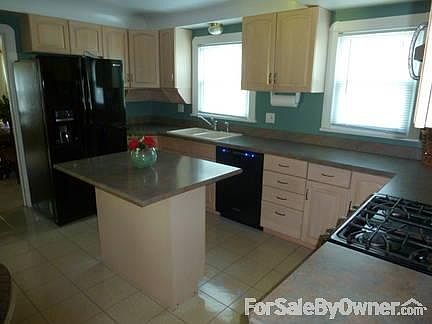 3rd image of 7018 Sheldon Ave