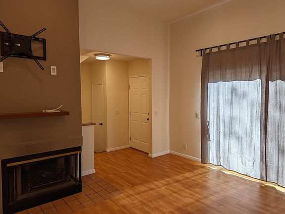 4th image of 17951 River Cir APT 4