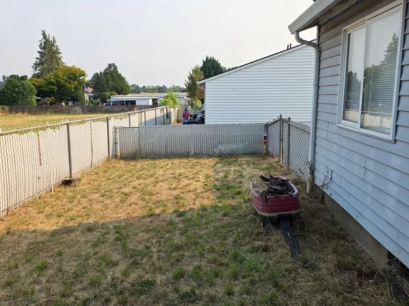 15310 SE 8th St APT B, Vancouver, WA 98683