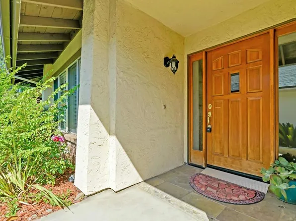 1110 La Casa Ln, San Marcos, CA 92078