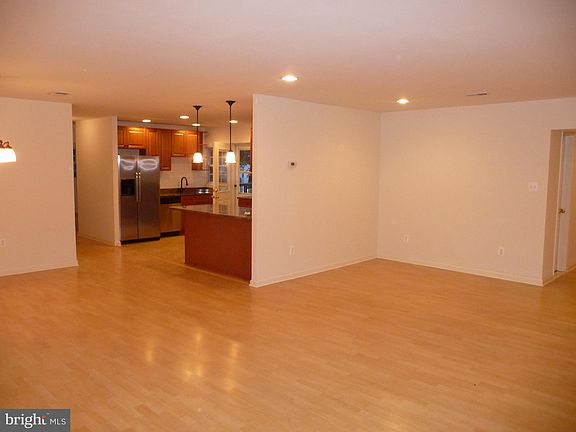 4th image of 3517 Forest Dr