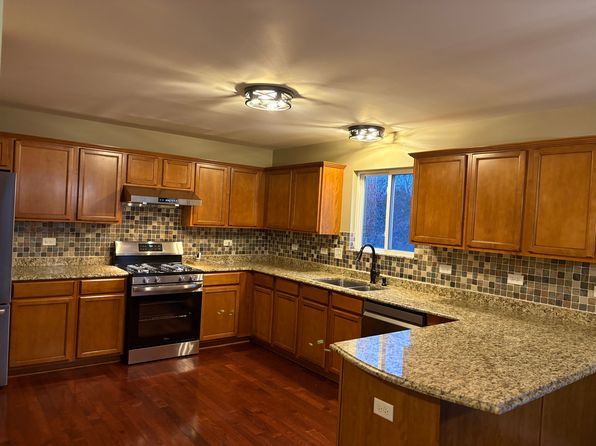 2804 Misty Brook Ln, Joliet, IL 60432