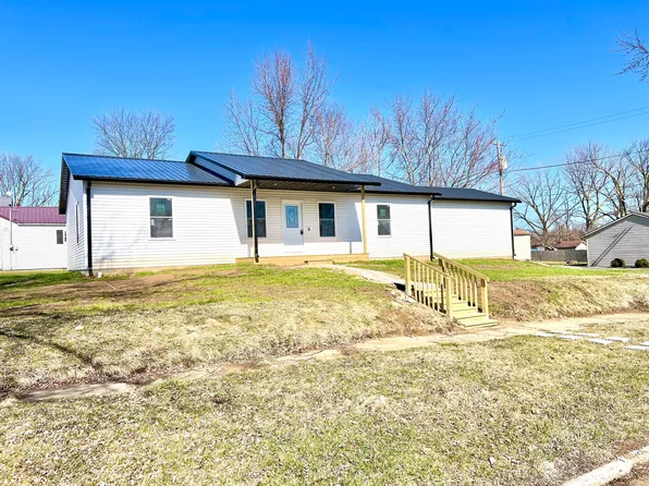 710 W 8th St, Rushville, IN 46173