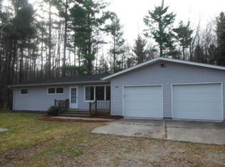 626 E Whitethorn Dr, Midland, MI 48640