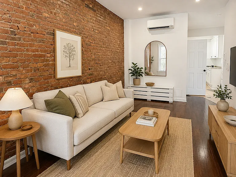 291 5th Ave #2L — Photo 2