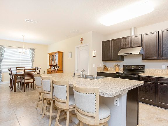 3rd image of 161 Fishermans Cove Dr