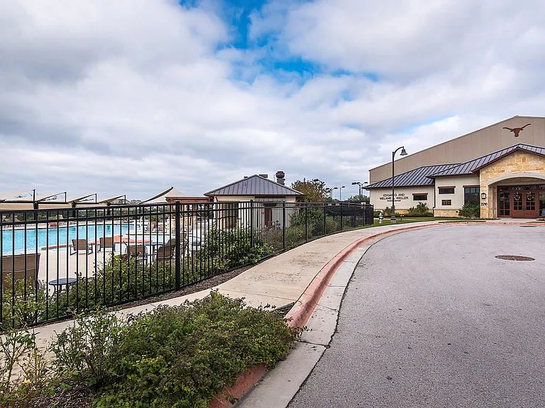 11709 Woodland Hills Trl — Photo 29