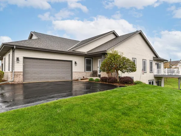 382 Oak Hill CIRCLE, Burlington, WI 53105