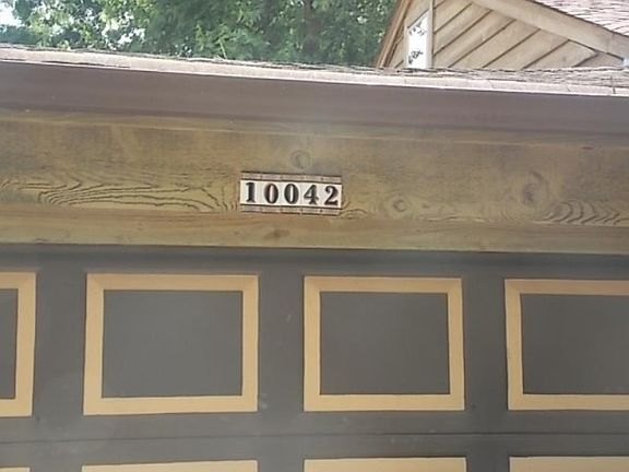 4th image of 10042 Mayfair Dr
