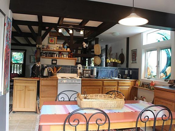 5th image of 4 Smith Street Ct