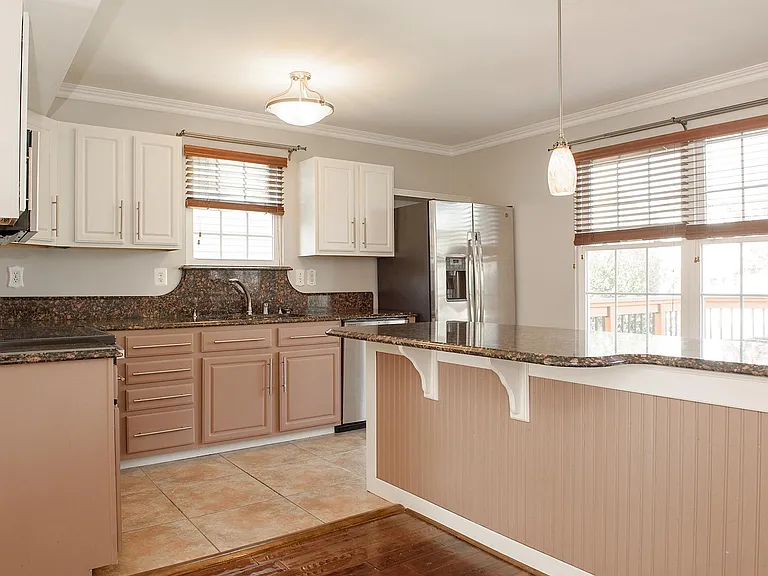 1772 Grande View Ave — Photo 17