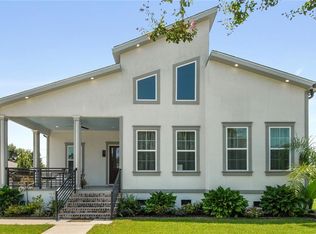 300 Sable Dr, Arabi, LA 70032