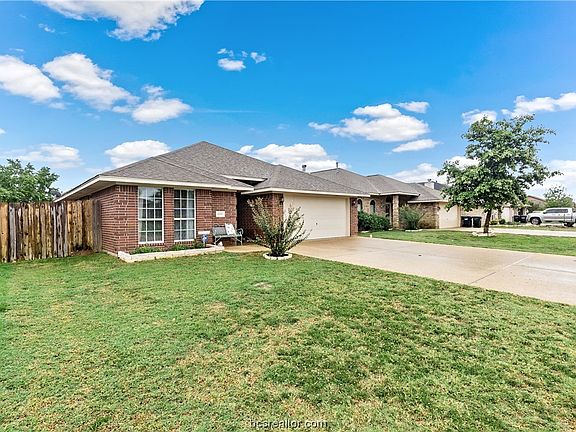 2nd image of 1006 Emerald Dove Ave
