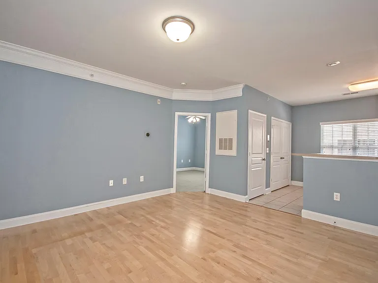 1602 Basildon Rd — Photo 5
