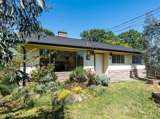 918 Bay St, Victoria, BC V8T 1R7