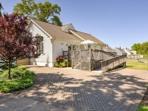 70 Dowling Pkwy, Woodland Park, NJ 07424