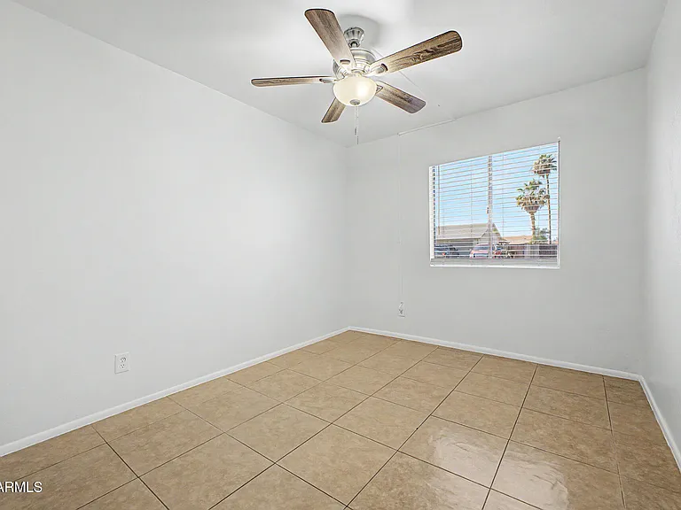 9010 W Griswold Rd — Photo 24