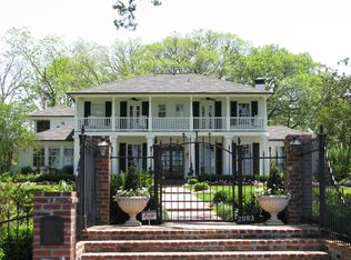 2883 E Lakeshore Dr, Baton Rouge, LA 70808