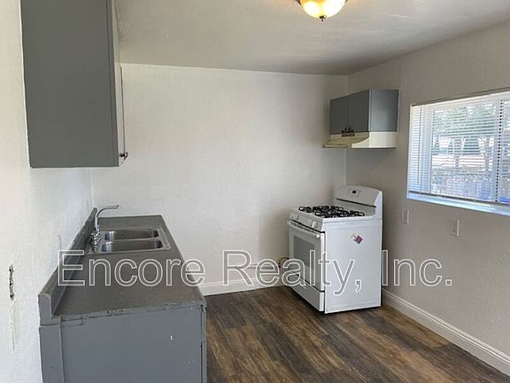 5th image of 245 35th St