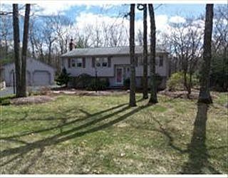 2nd image of 10 Stoney Brook Ln