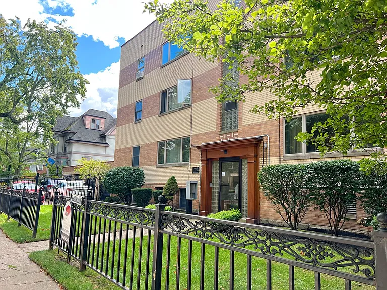 905 Delaware Apartments — Photo 18