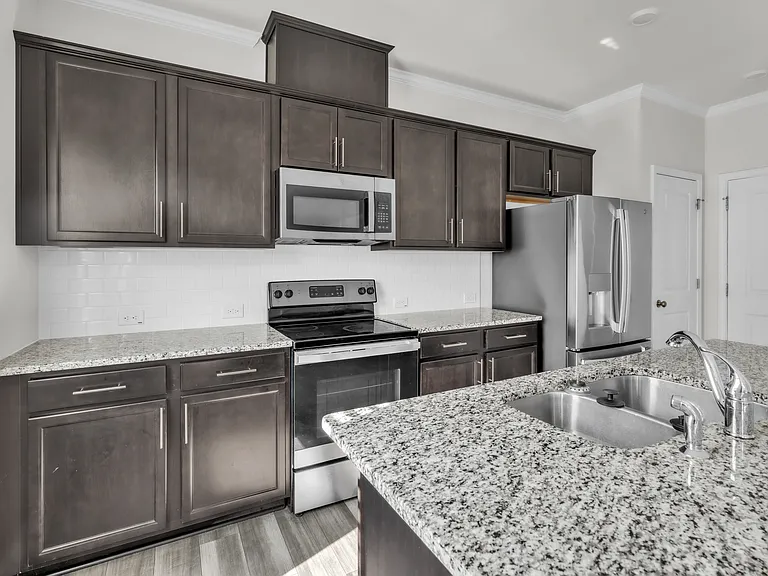 456 Willard Wds Dr — Photo 5