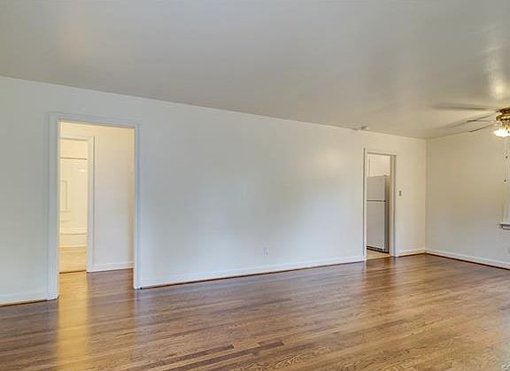 3rd image of 1419 Fort Hill Dr