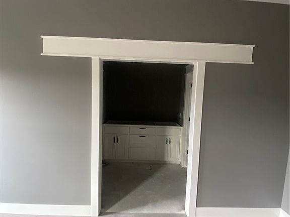 4th image of 327 Smith St