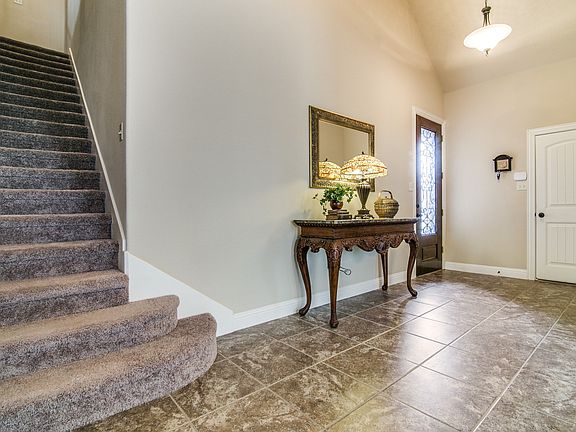 3rd image of 3614 Texas Dr