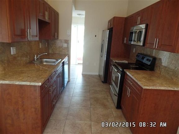 2nd image of 808 NE 214th Ln APT 4