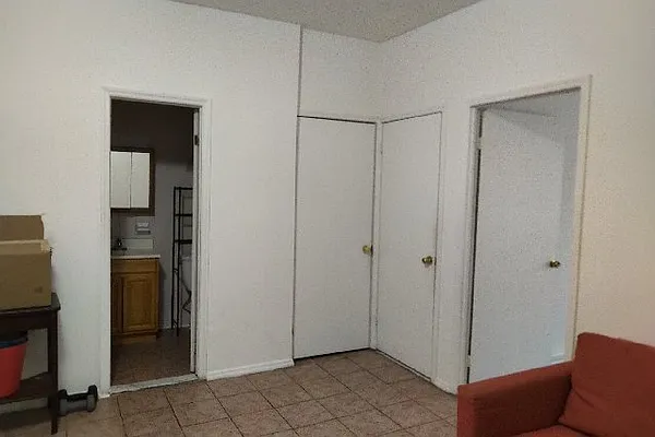 Rented by Metroperty Realty LLC | media 6