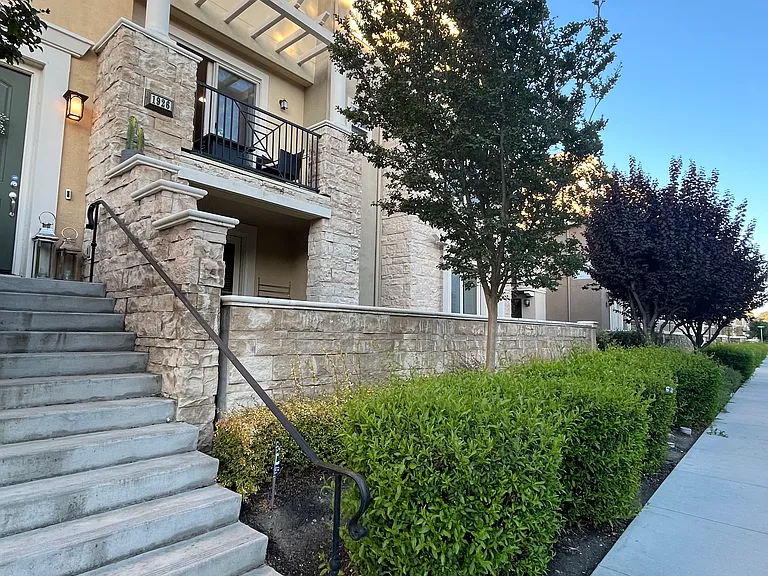 1926 Momentum Dr — Photo 22