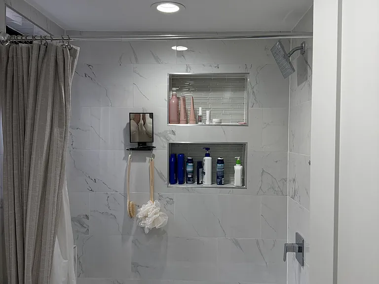 136 N Marion St #3B — Photo 5