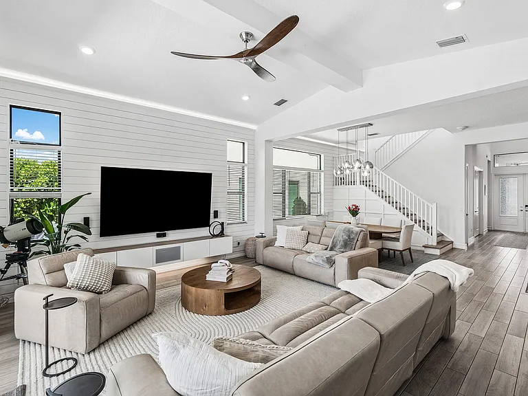 8795 Grand Prix Ln — Photo 14