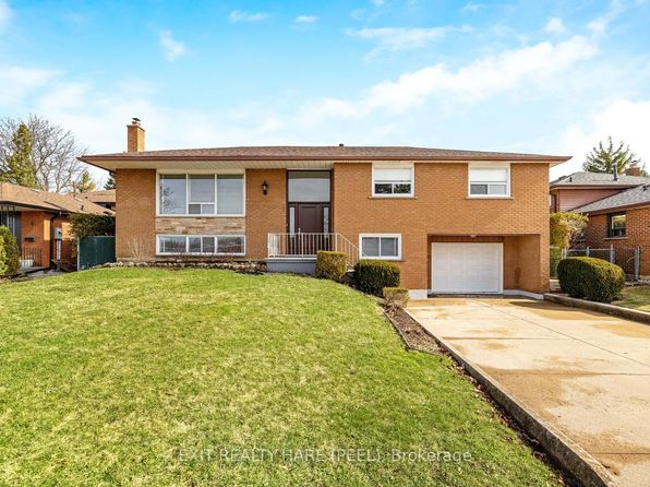 7 Meadowland Gate, Brampton, ON L6W 3N8