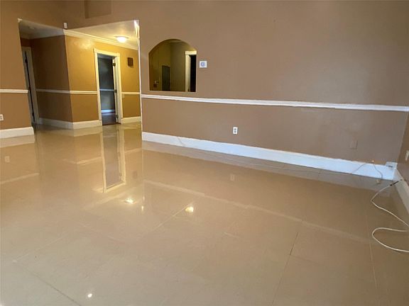 4th image of 5510 NW 51st Avenue