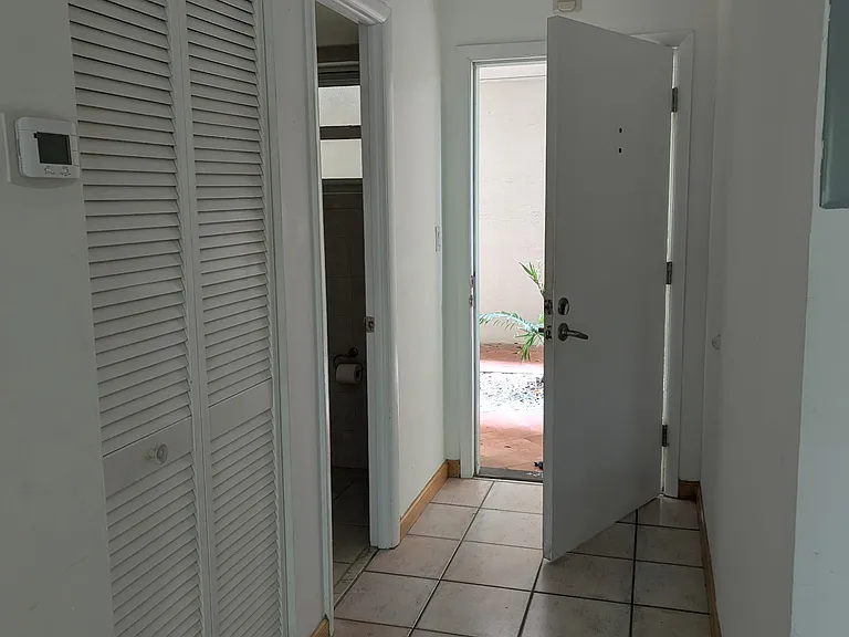 11610 N Bayshore Dr #1C — Photo 5