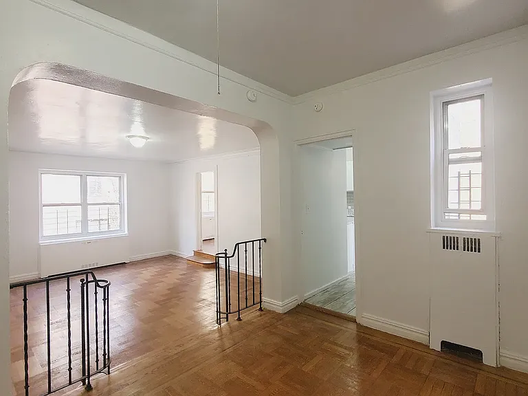 711 Walton Ave #4R — Photo 2