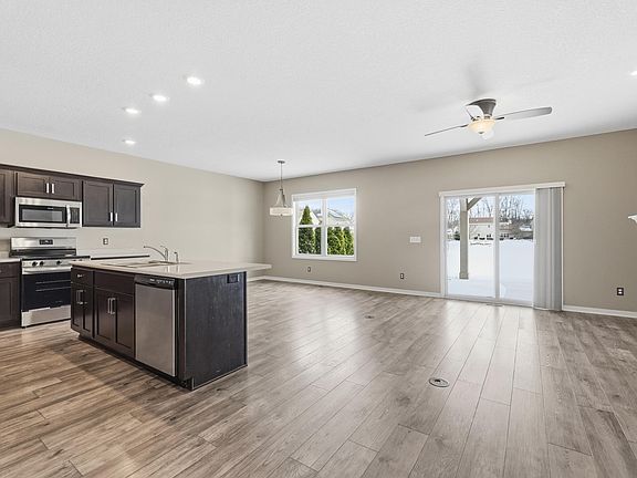 4th image of 7119 Evansbrook Dr