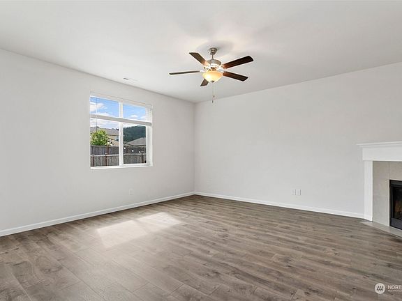 4th image of 299 Franks Lane N