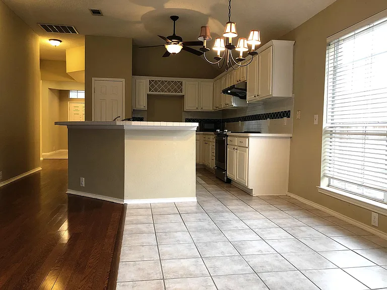 4712 Bull Run Dr — Photo 4