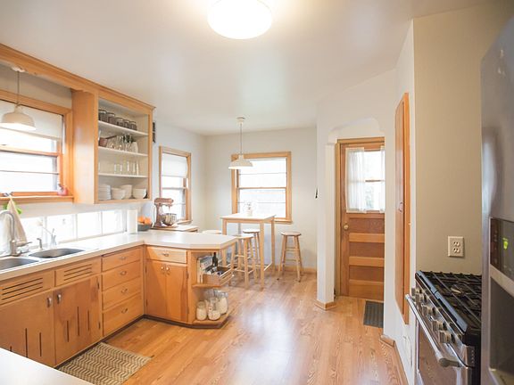 4th image of 3529 Washburn Ave N