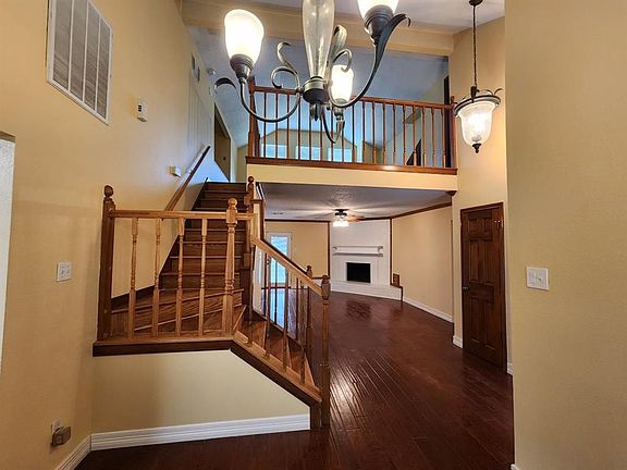 3rd image of 13838 Aspen Hollow Ln