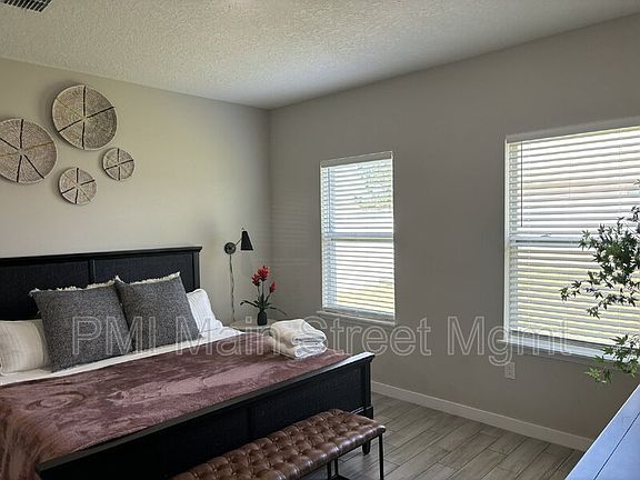 3rd image of 1030 James Dr