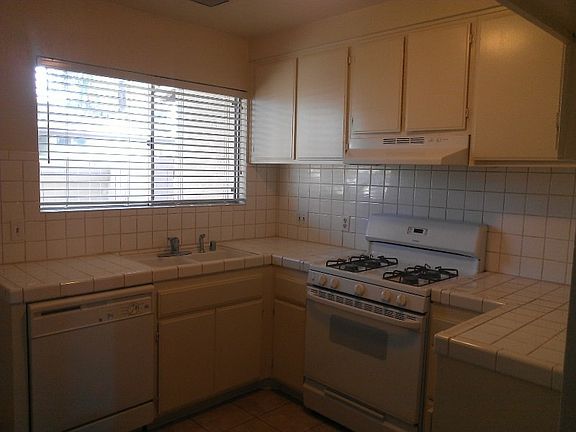 5th image of 1240 Tribune St APT B