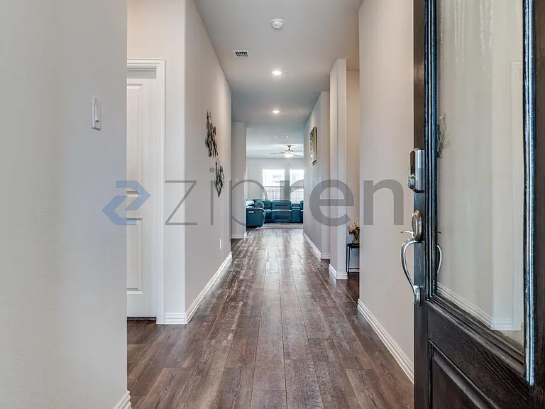 3217 Paruament Dr — Photo 2
