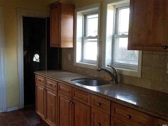 4th image of 80 Fairground Ave