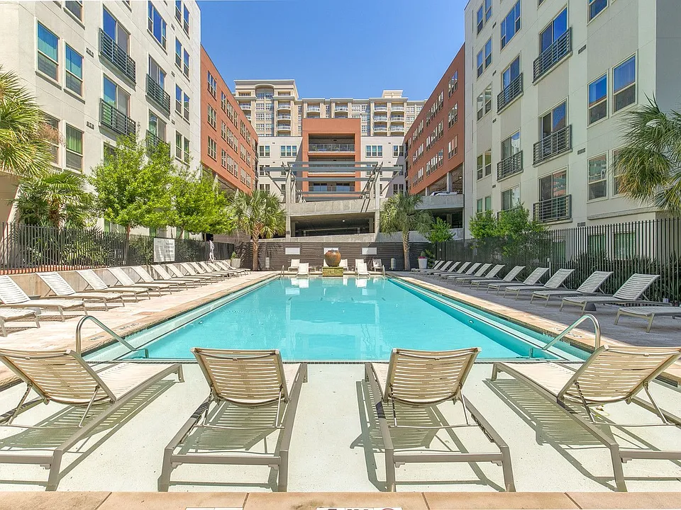 Gallery At Turtle Creek apartments community photo