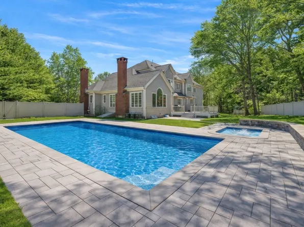 3 Knollcrest Farm Ln, Sherborn, MA 01770